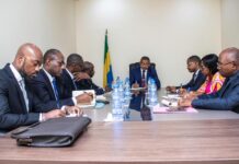 Économie: face à la chute du Brent, Jean Marie Ogandaga convoque une réunion d’urgence avec ses collaborateurs