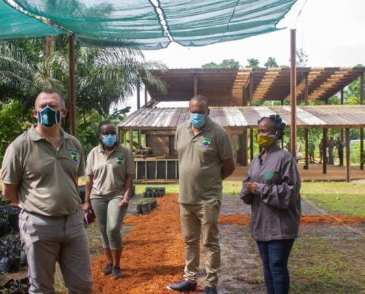 Gabon: Journée mondiale de l’environnement, Lee White sur le terrain
