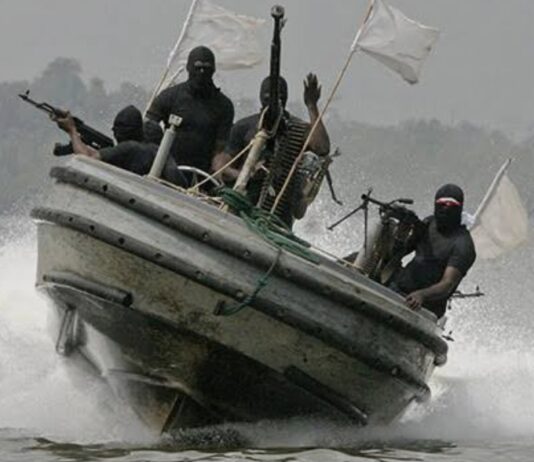 AU LARGE DU GABON, LA PEUR SOURDE DES PÊCHEURS APRÈS UNE ATTAQUE EN MER