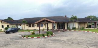 L’OGOOUÉ PALACE, UNE ADRESSE EMBLÉMATIQUE QUI CONJUGUE HISTOIRE, CONFORT ET HOSPITALITÉ À LAMBARÉNÉ